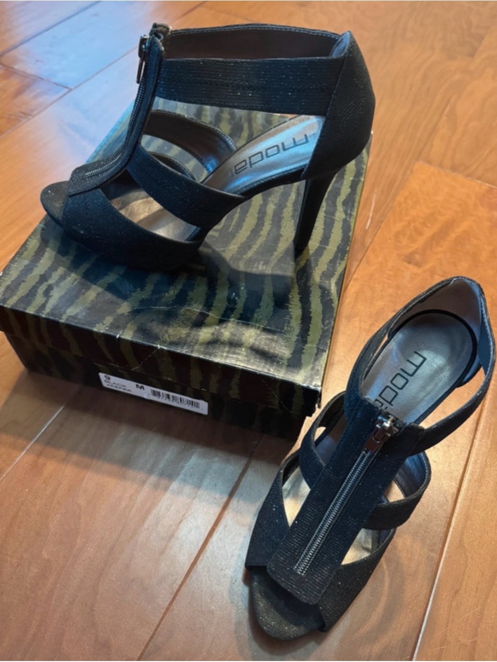 Moda Black Open-Toe T-Zip Strappy High Heels